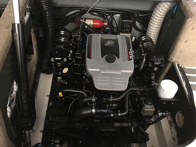 Sea Ray 220 signature select - 1996