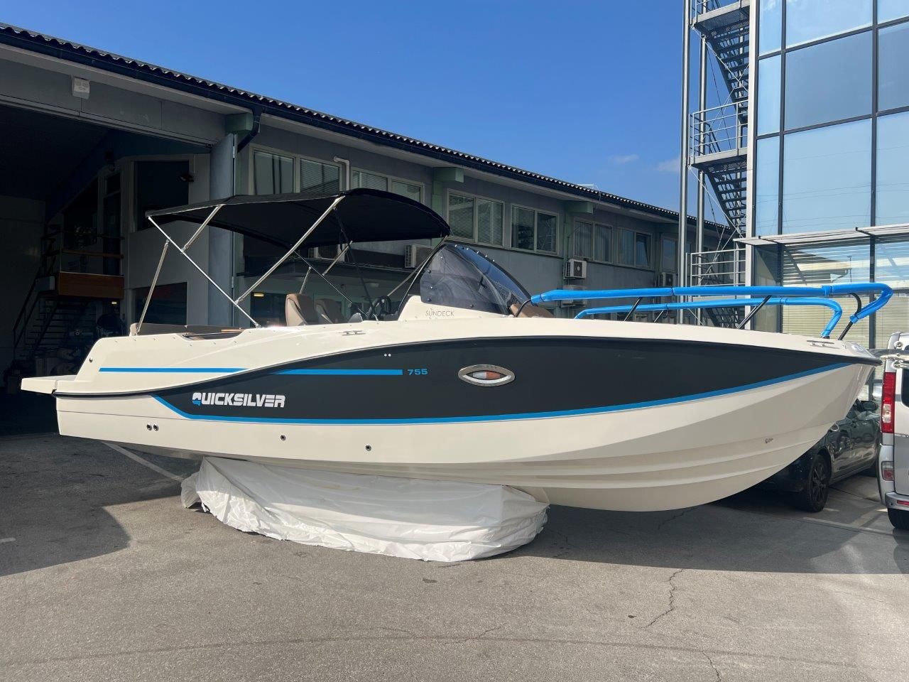 Quicksilver 755 Sundeck   Mercury F300 - ZALOGA - 2026