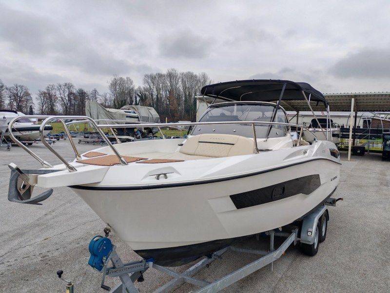 Karnic SL702 OHRANJEN, VELIKO OPREME - 2022
