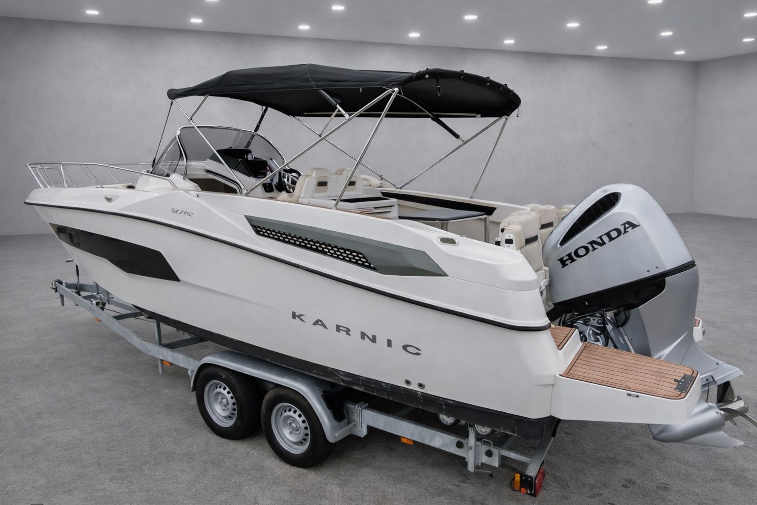 Karnic SL702 OHRANJEN, VELIKO OPREME - 2022