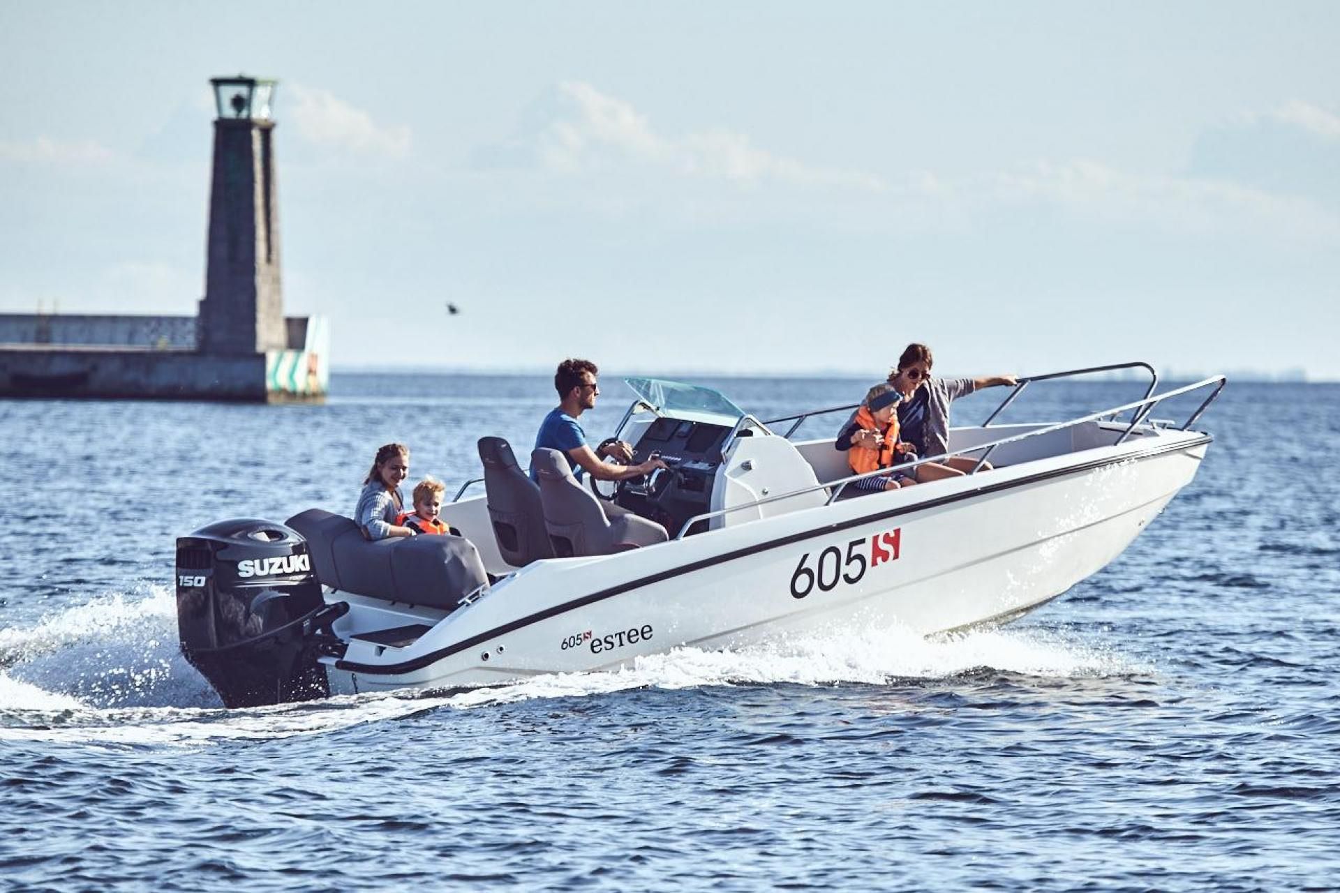 Ocean Master 605S + Suzuki 140 KS (bijela kapa motora) - 2023