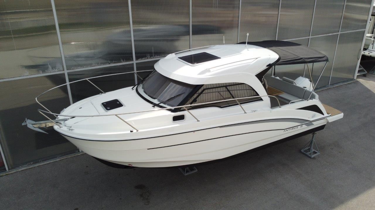 Beneteau Antares 8 OB - 2022