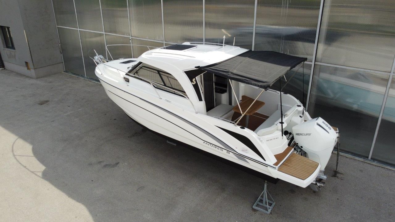 Beneteau Antares 8 OB - 2022