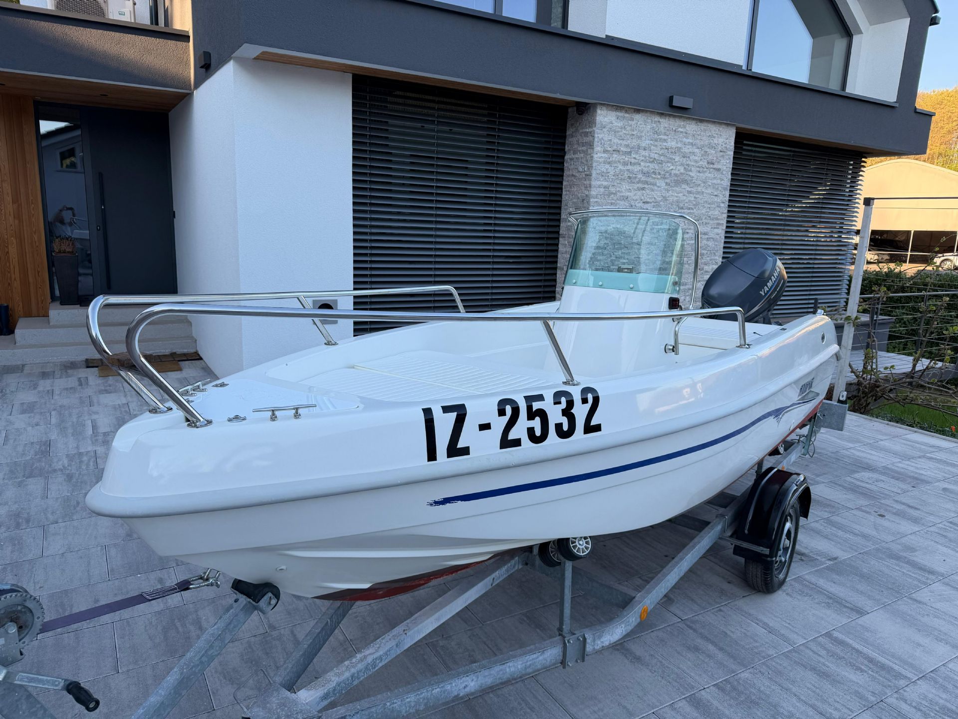 Aquamar Vulcanissimo 435 YAMAHA 30 ODLI�EN TENDA+PRIKOLICA - 2004