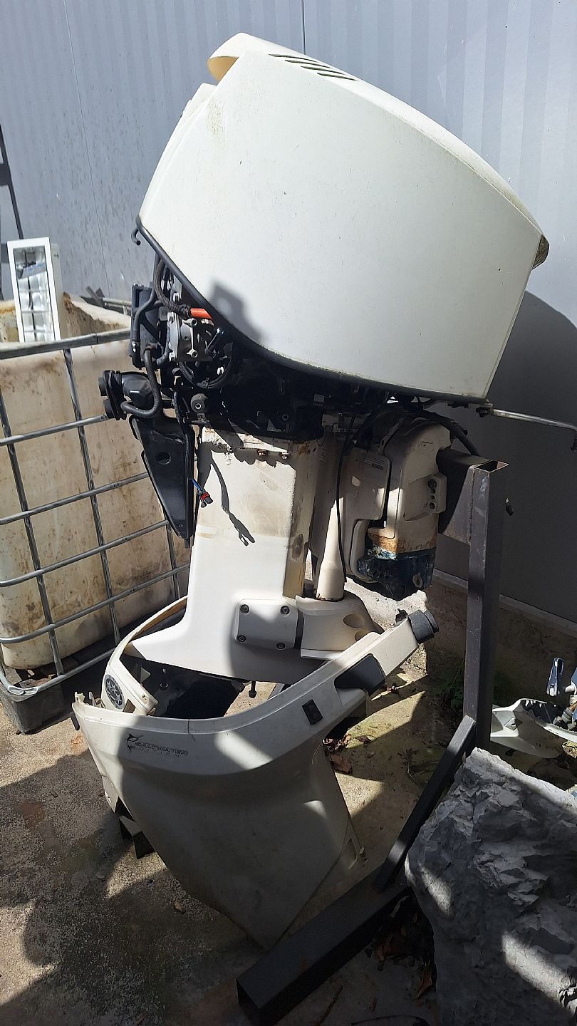Evinrude E150DPX - 2006 - for sale: 1000.-EUR
