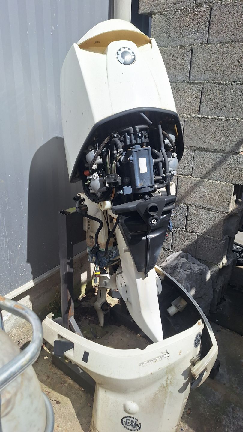 Evinrude E150DPX - 2006 - for sale: 1000.-EUR