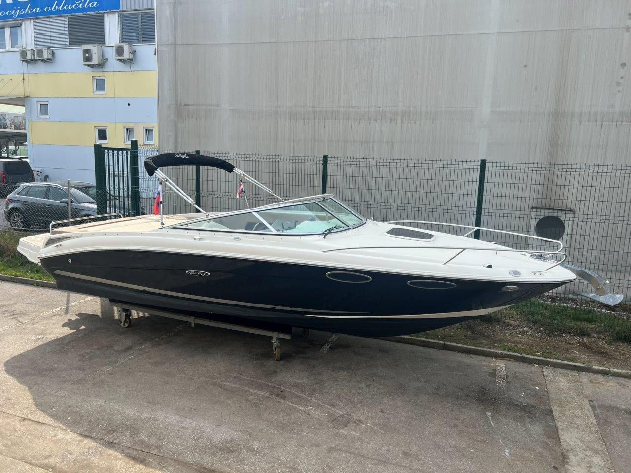 Sea Ray 240 Sunsport (prvi� ... - 2012 - for sale: 41900.-EUR