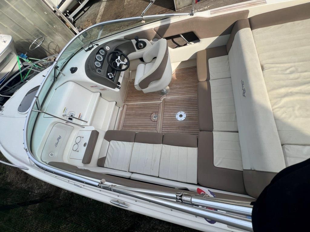 Sea Ray 240 Sunsport (prvi� v vodi 2014) - 2012