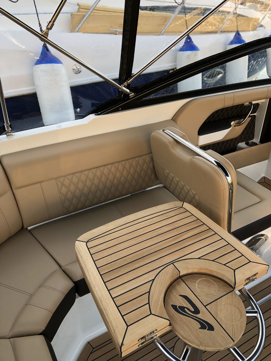 Sea Ray 250 SLX - PRVI LASTNIK - 2019