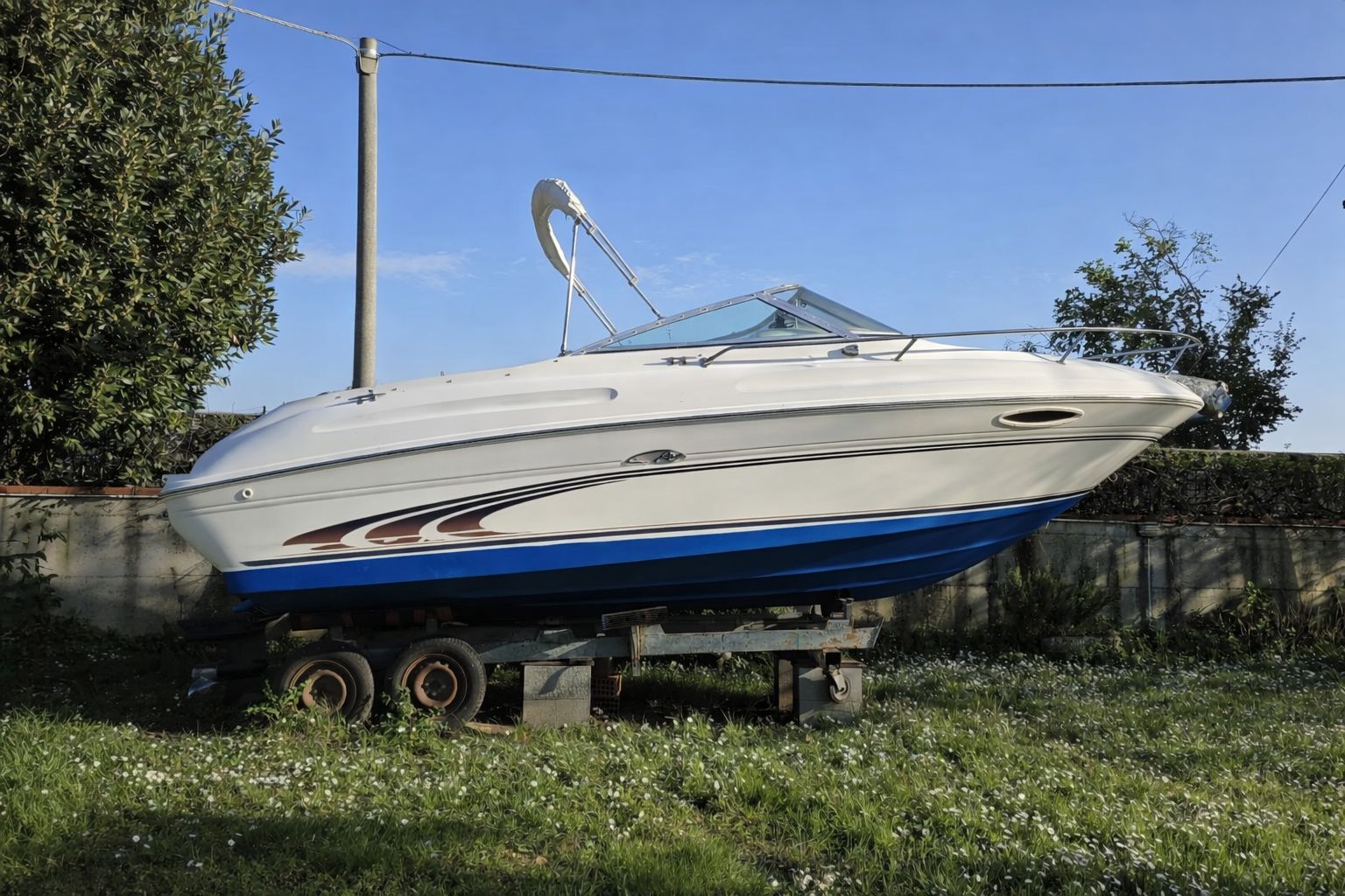 Sea Ray 215 express cruiser - 1997