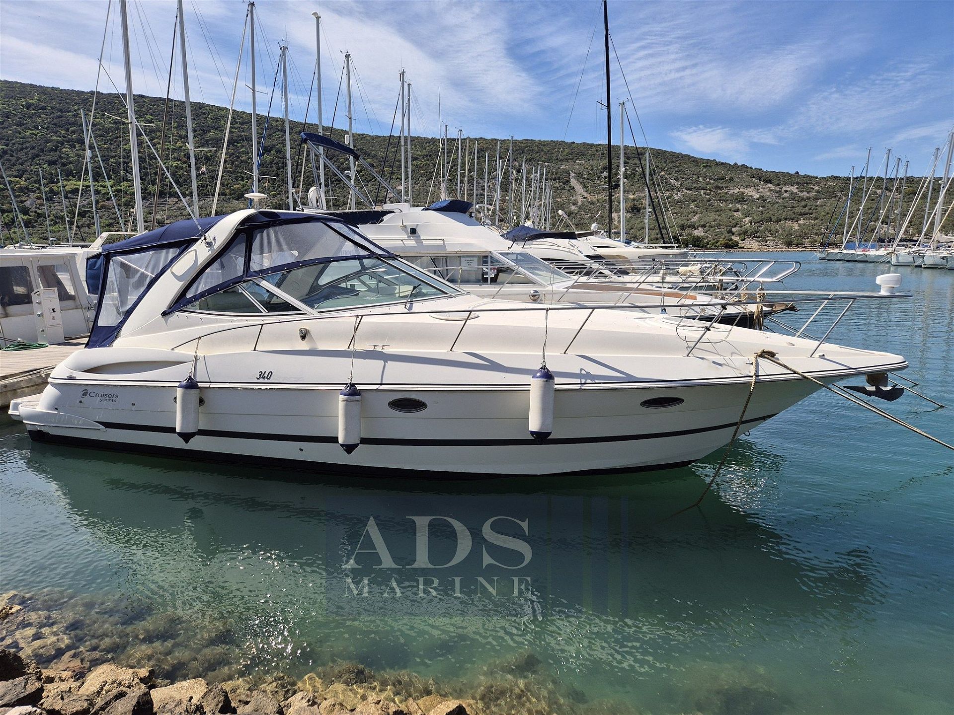 Cruiser Yachts 340 Express - 2005