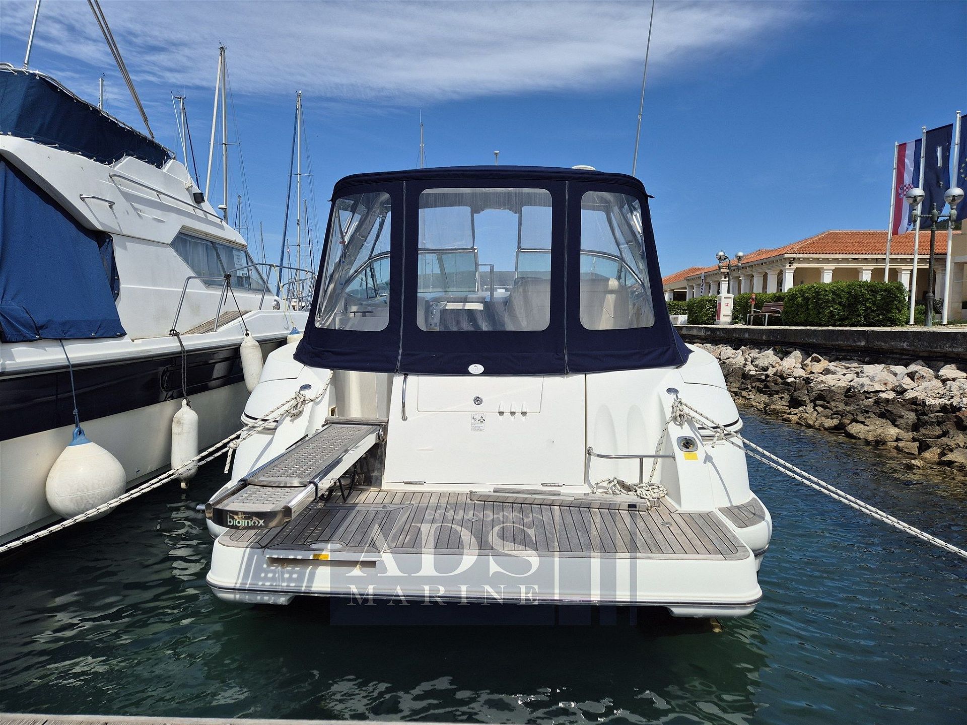 Cruiser Yachts 340 Express - 2005