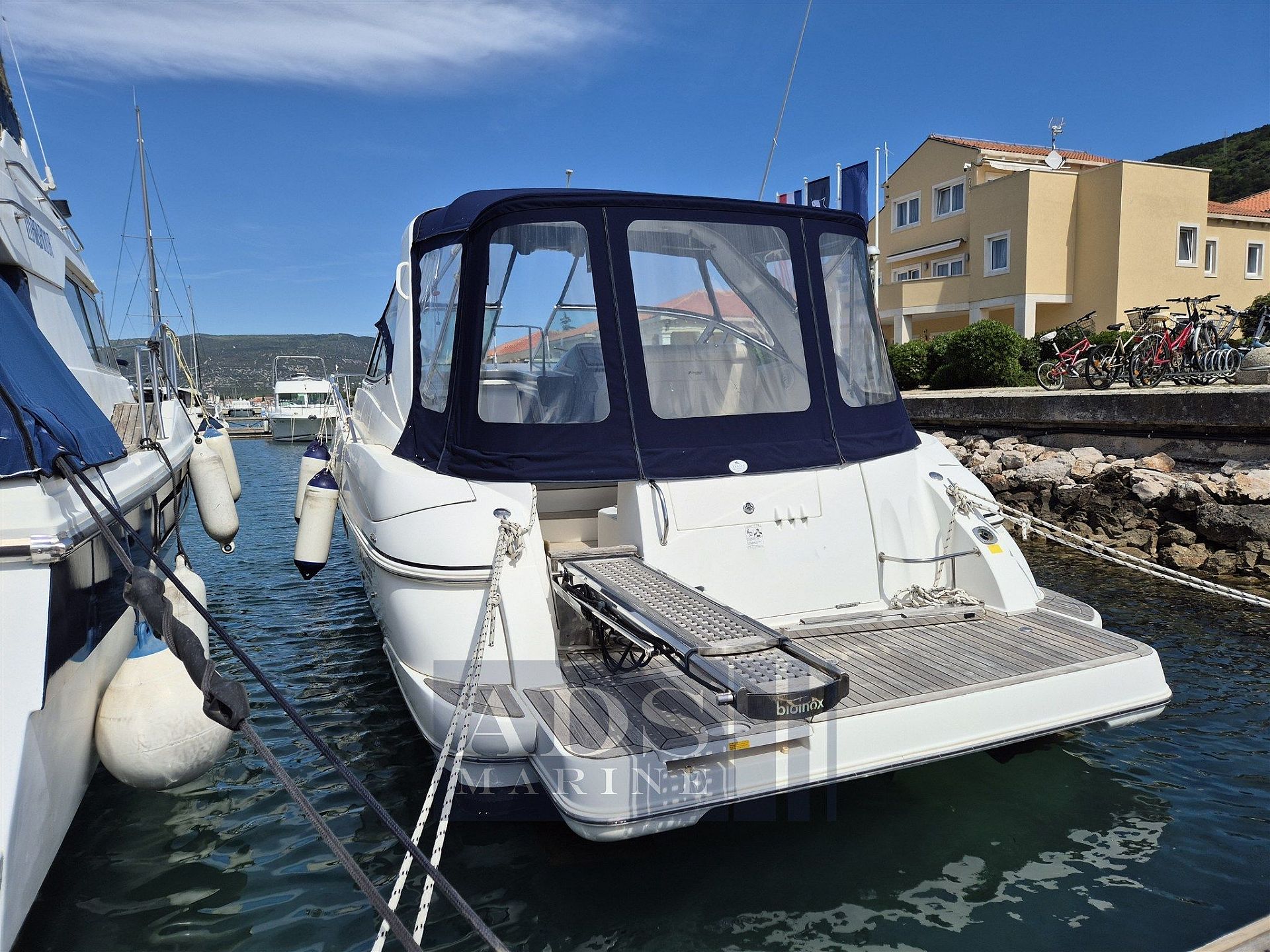 Cruiser Yachts 340 Express - 2005