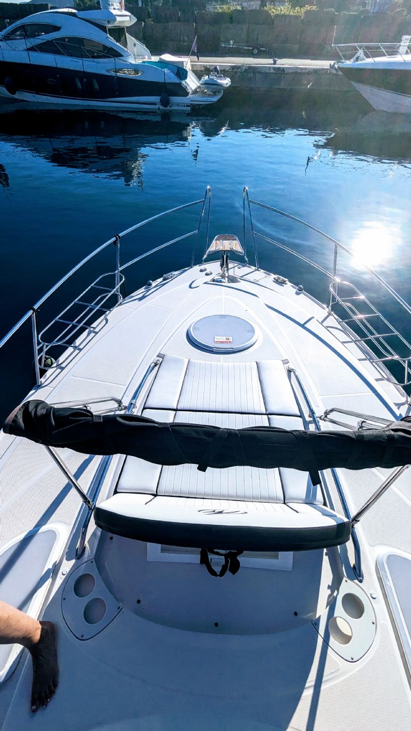 Monterey 330 SPORT YACHT - 2006 - for sale: 86000.-EUR
