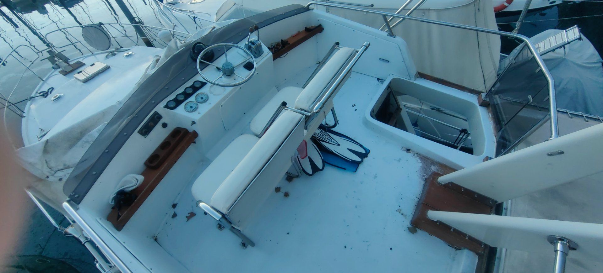 Princess Broom 35 Trawler Fly - 1982