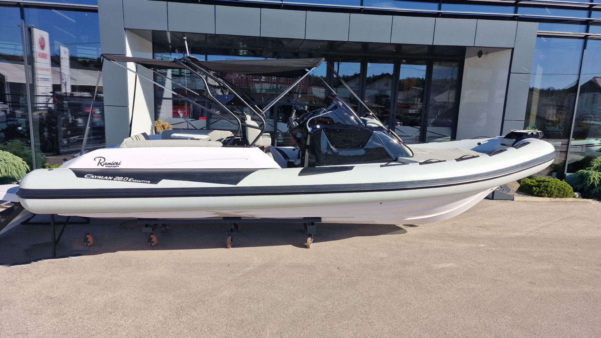 Ranieri International Ranieri Cayman 28.0 Executive - 2026