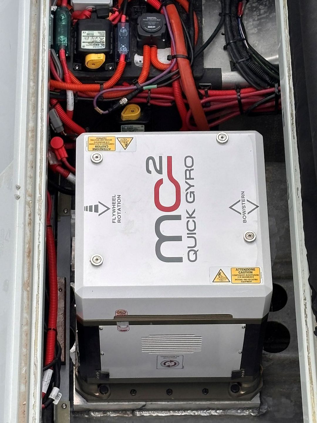 XO BOATS DFNDR 9 Z QUICK STABILIZATORJEM - 2024