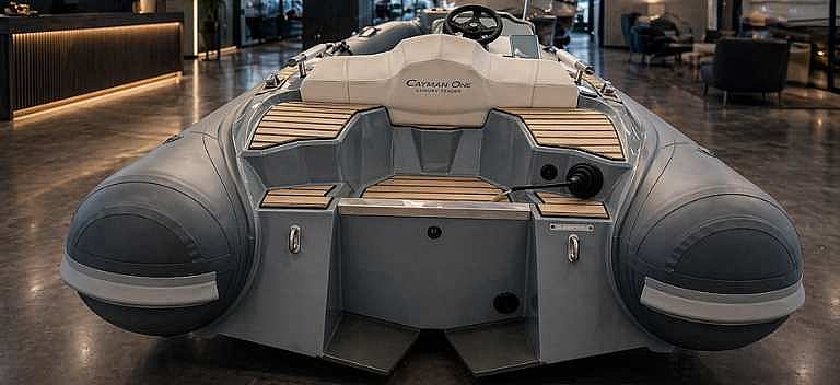 Ranieri International Cayman One Luxury tender  V DOBAVI - 2026