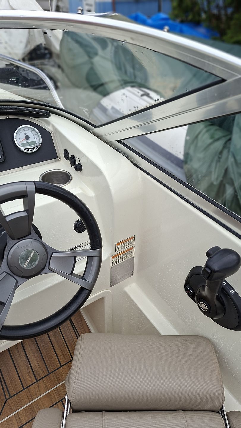 Quicksilver 645 activ - 2016