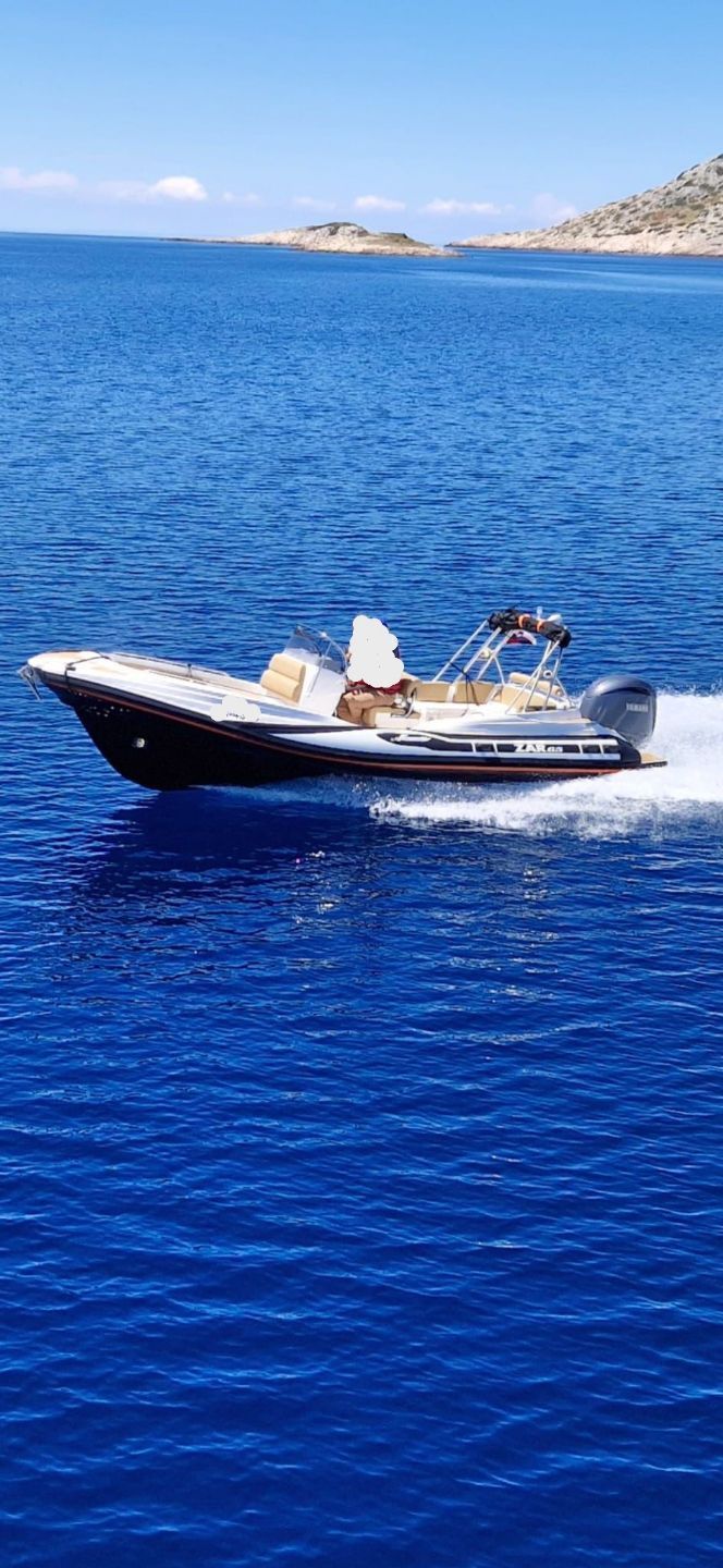 ZAR FORMENTI 65  YAMAHA F200XCB - KOT NOV SAMO 79UR - 2024