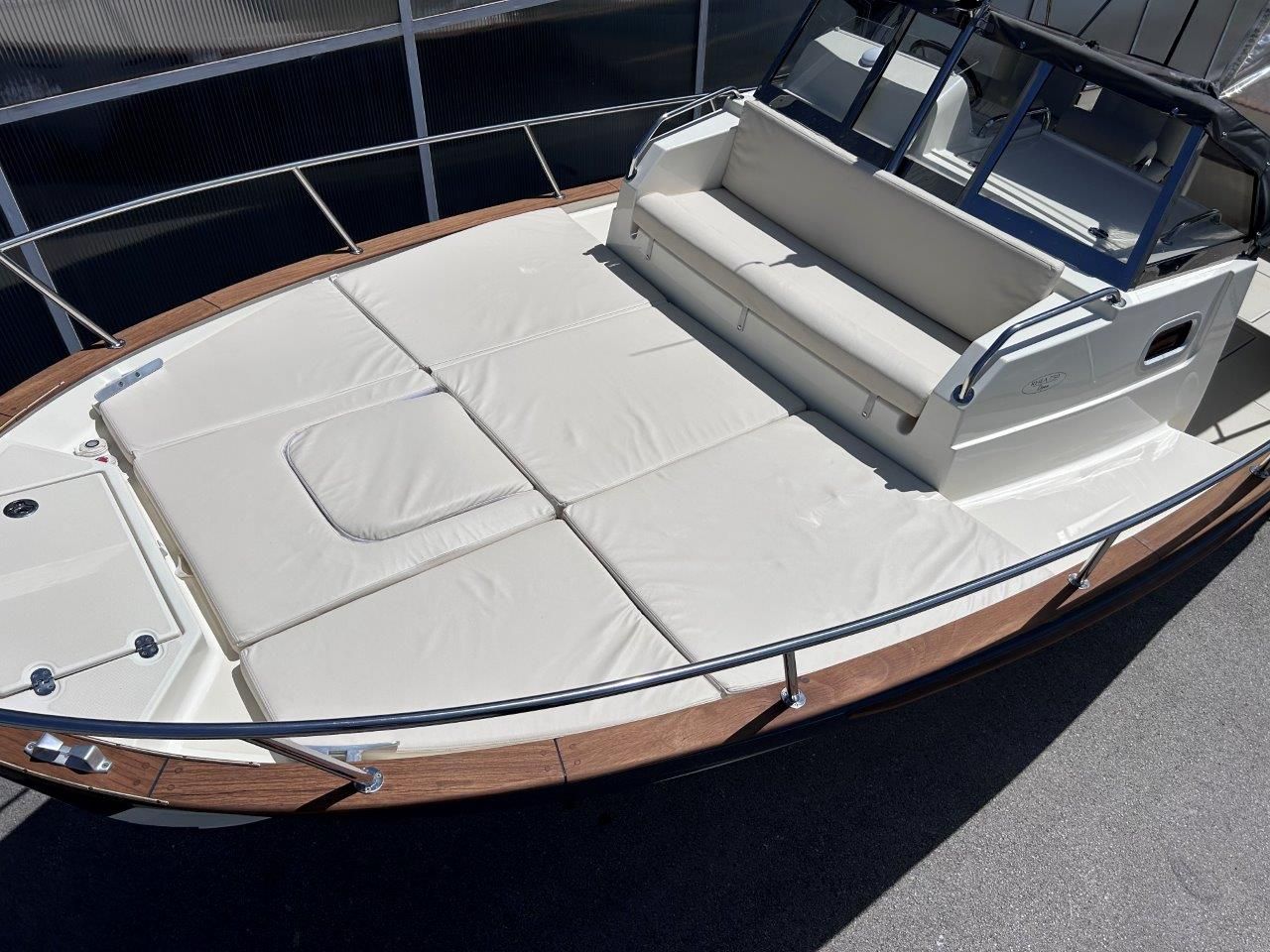 Rhea Marine 750 Open - 2012