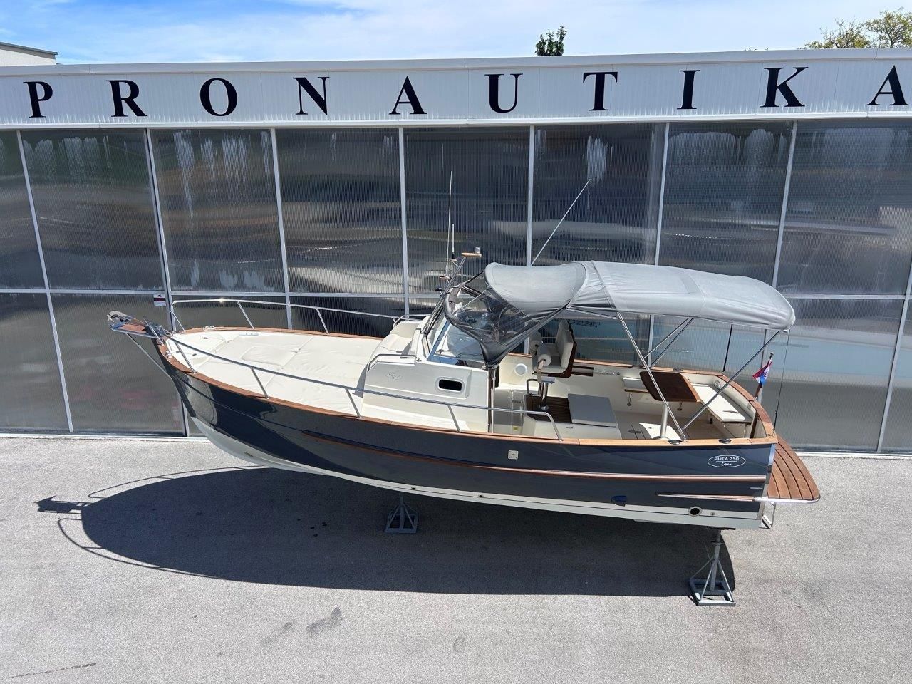 Rhea Marine 750 Open - 2012