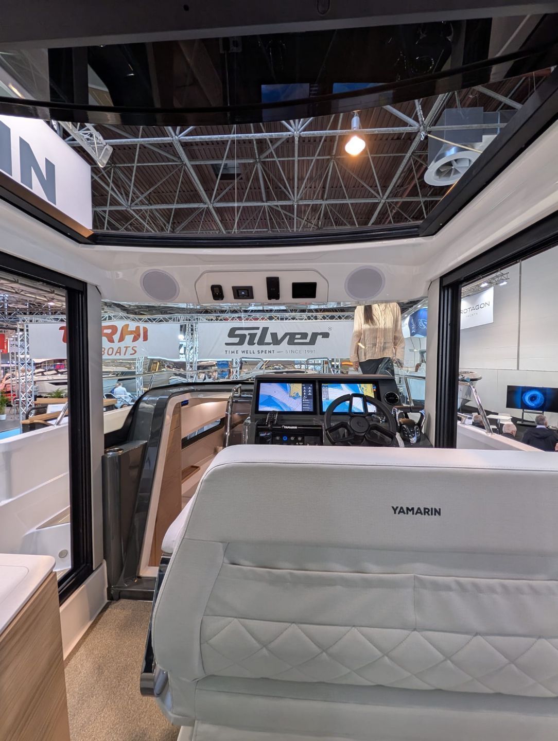YAMARIN AURA 33 Cabin   YAMAHA F300 TWIN - PREMIERA - 2026