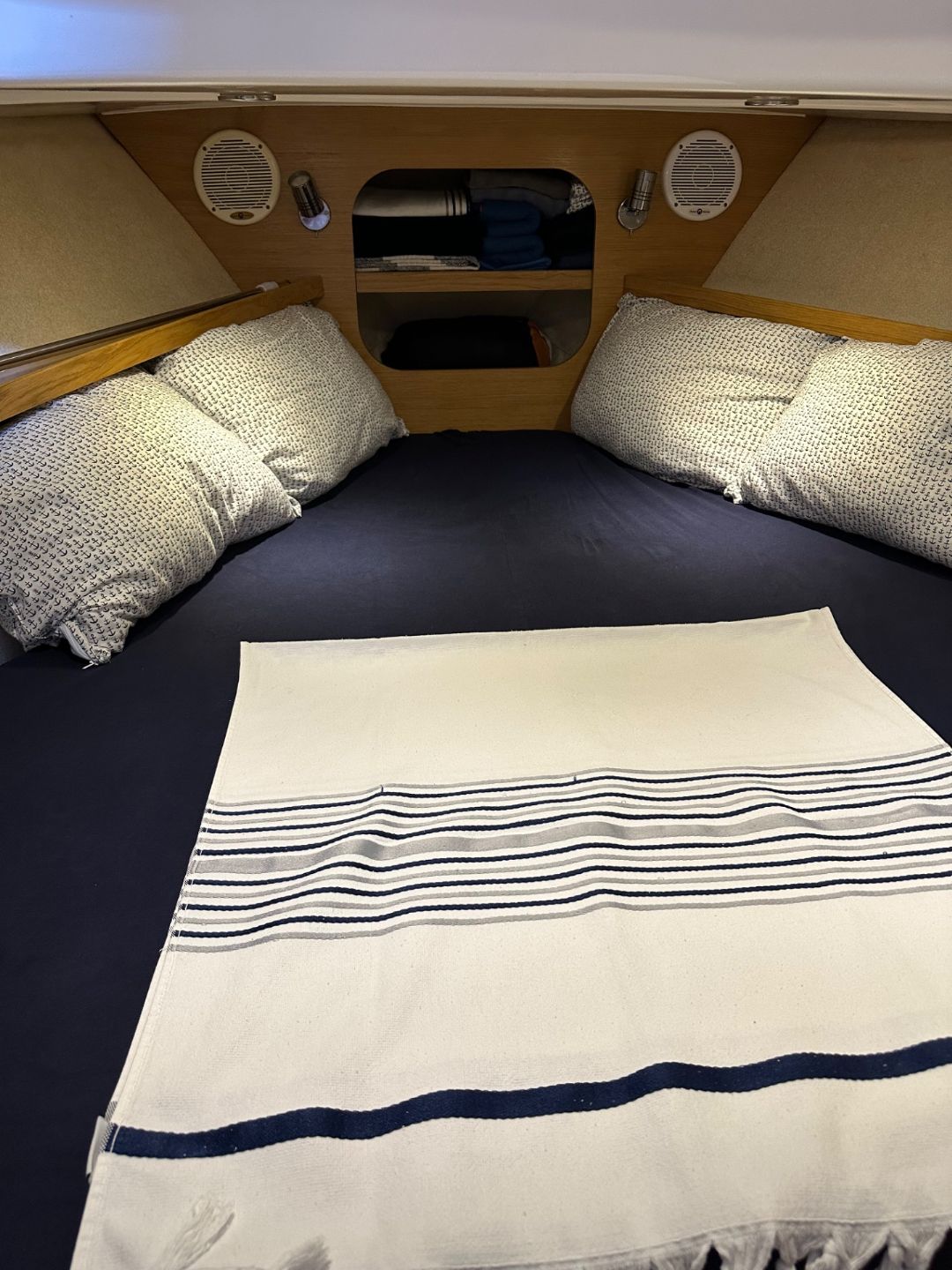 Elan 650 cabin - 2013