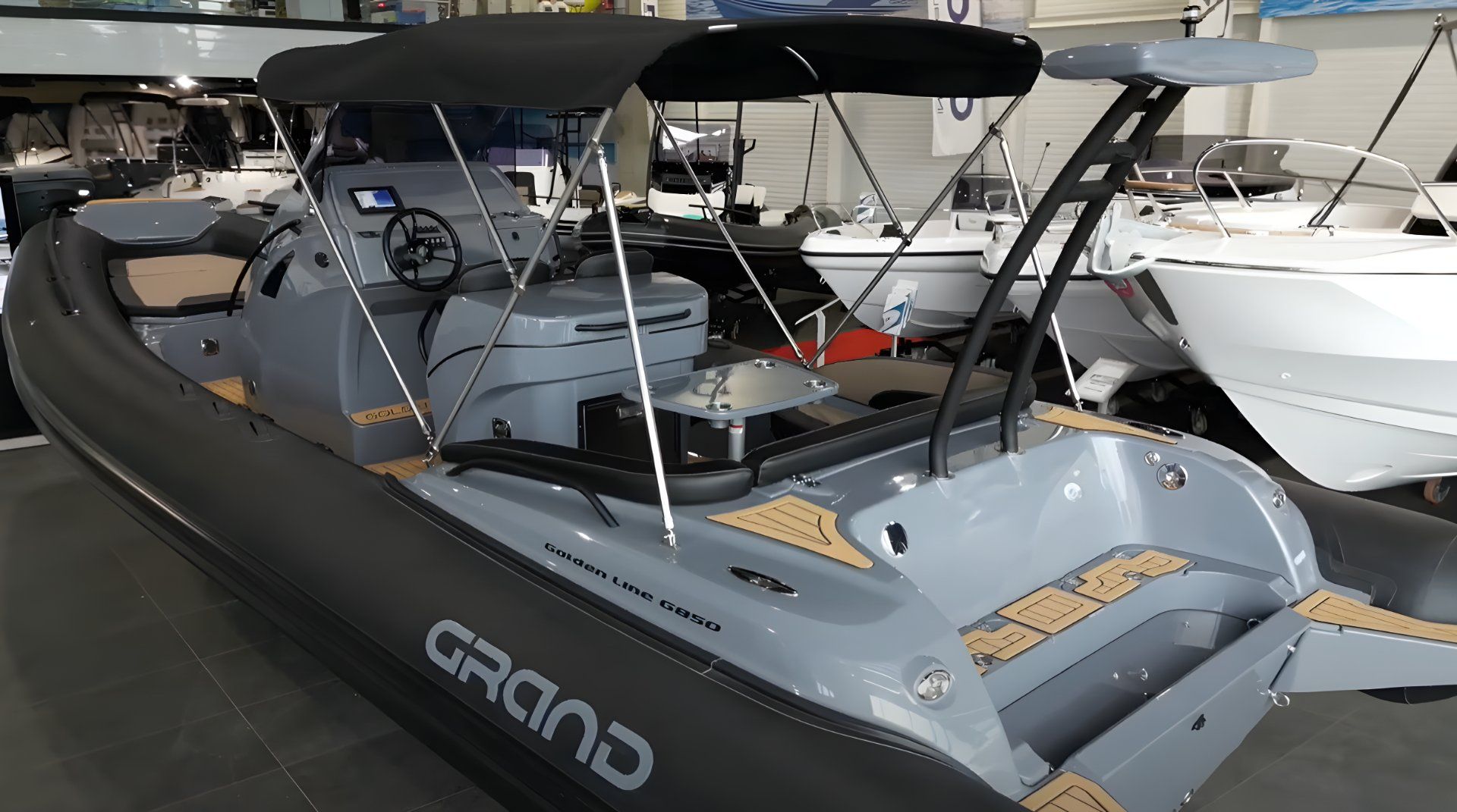 Grand Boats G850HGLF Black Inox Carbon - 2026