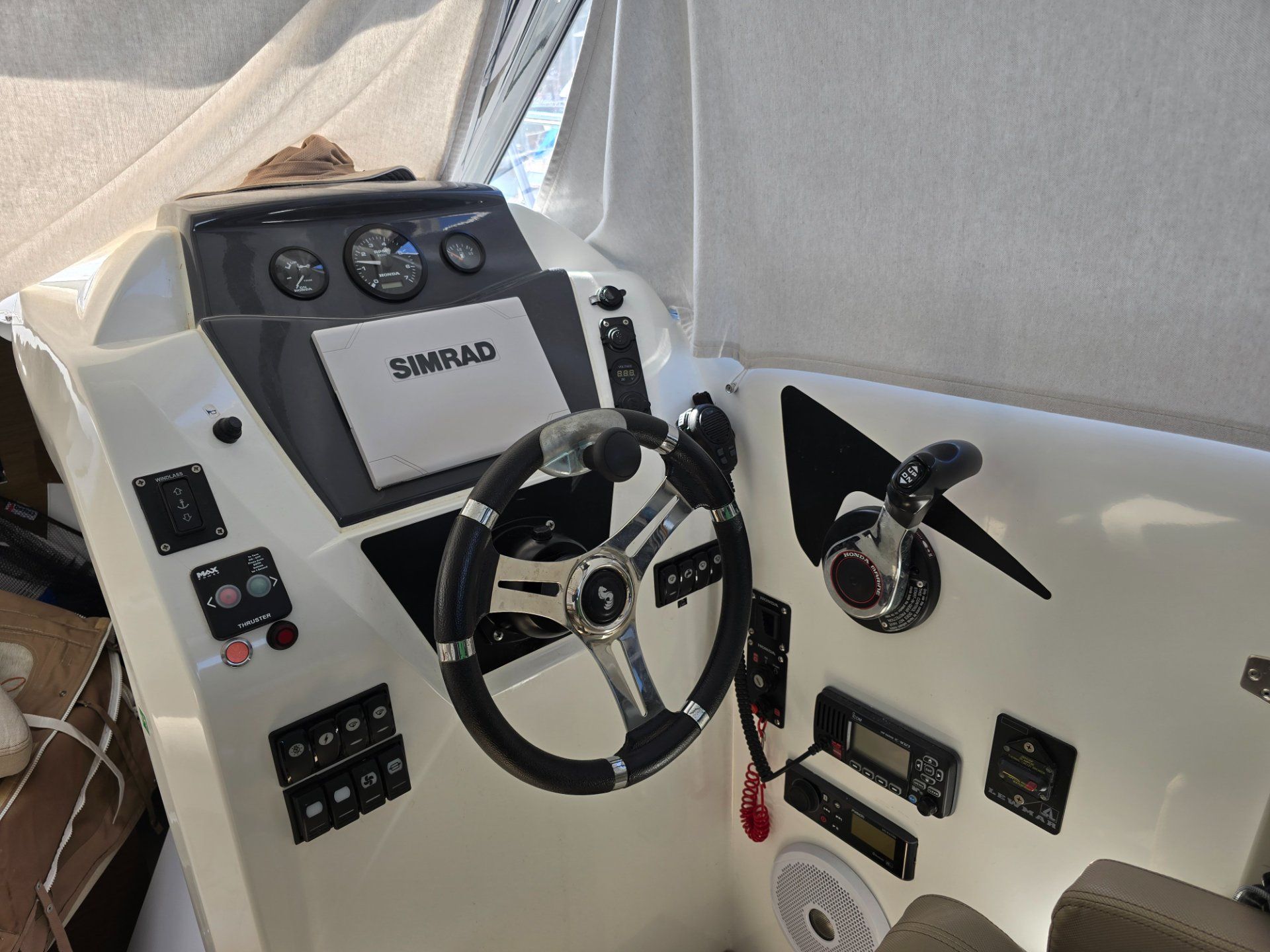 Beneteau Antares 780 - 2016