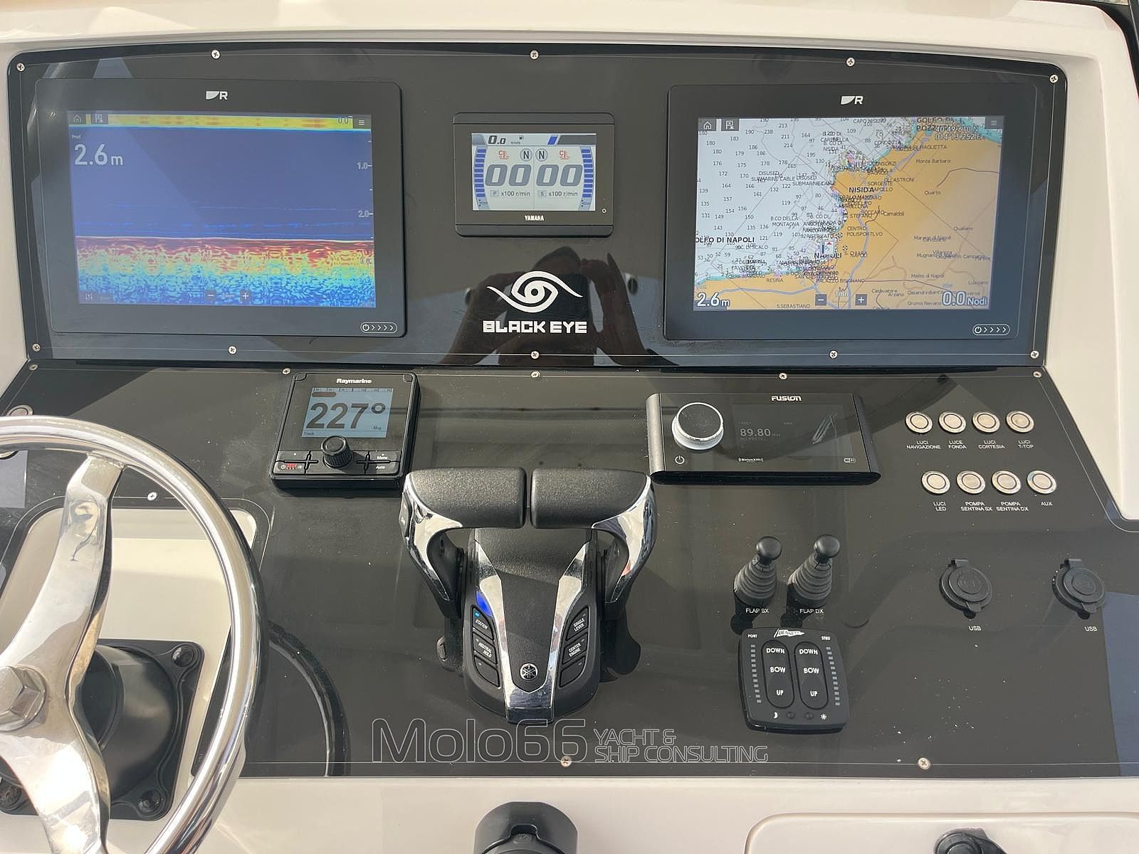 Intrepid 323 Open - 2009 - for sale: 150000.-EUR