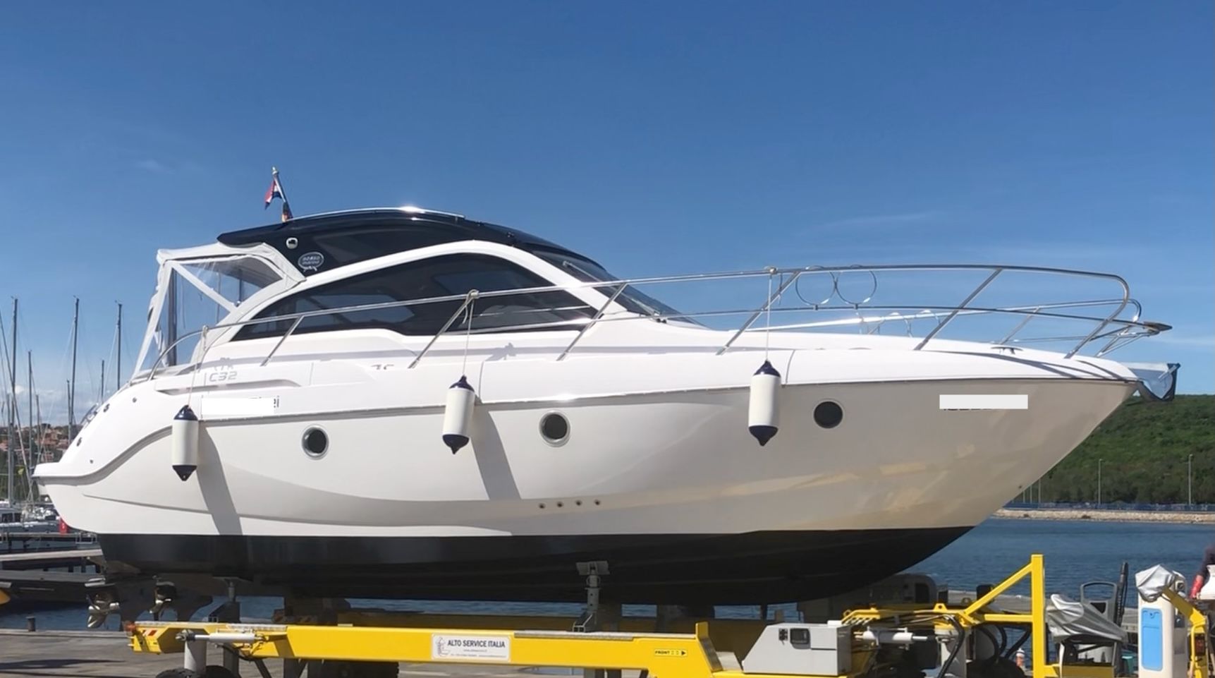 Sessa Marine C32 - 2012