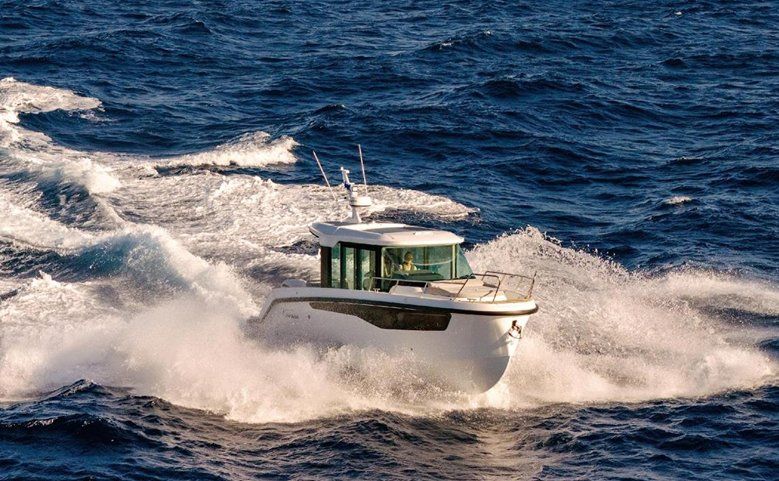 YAMARIN AURA 33 - 2026