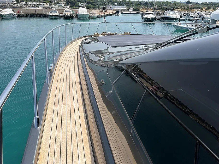 Mangusta Yachts 92 - 0
