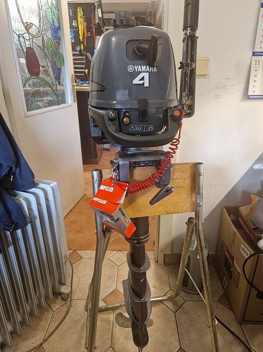 Yamaha f4 - dolga peta, mo�na menjava za 2,5km - 2004