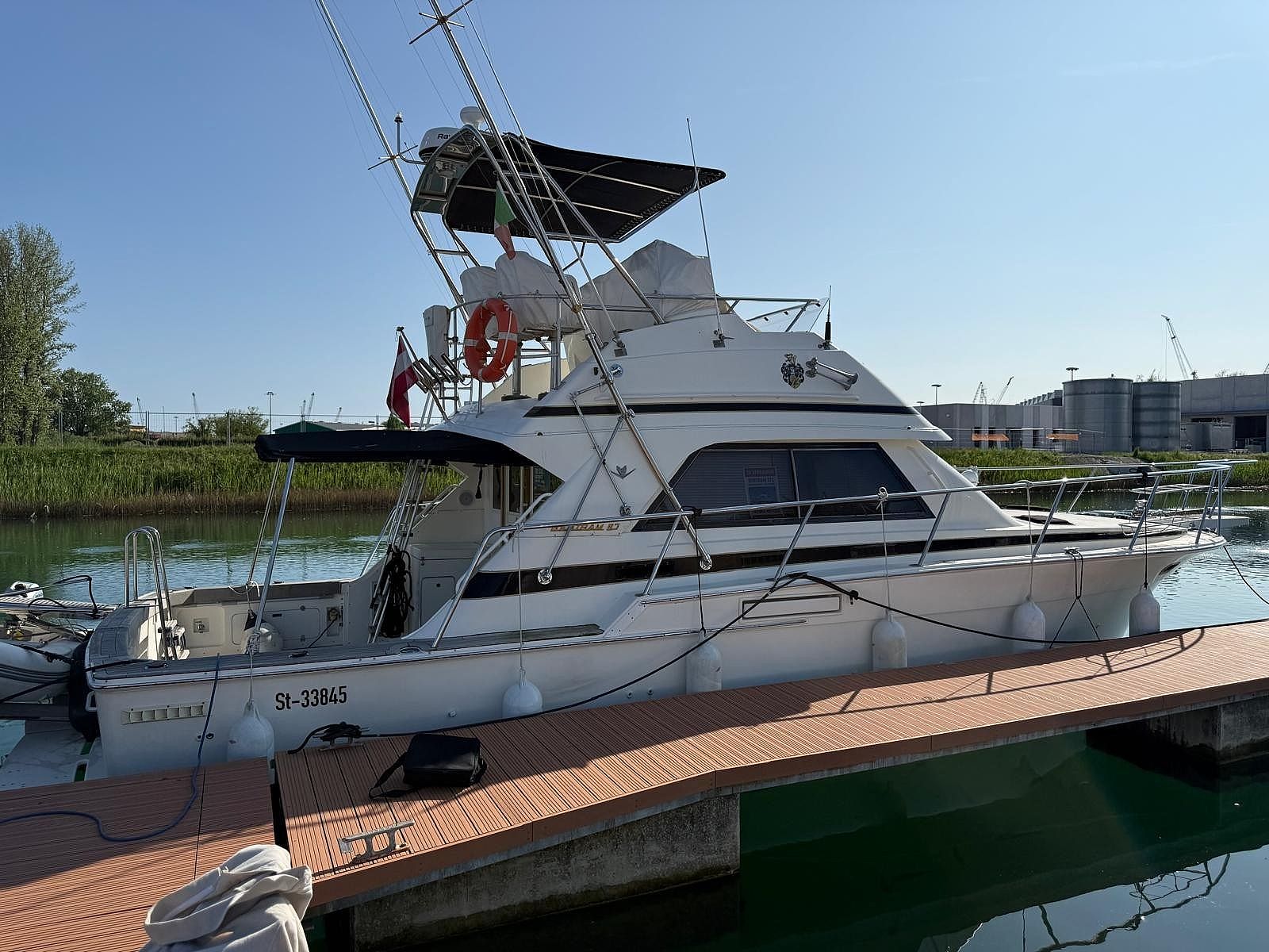 Bertram 37 Convertible - 1990 - for sale: 80000.-EUR