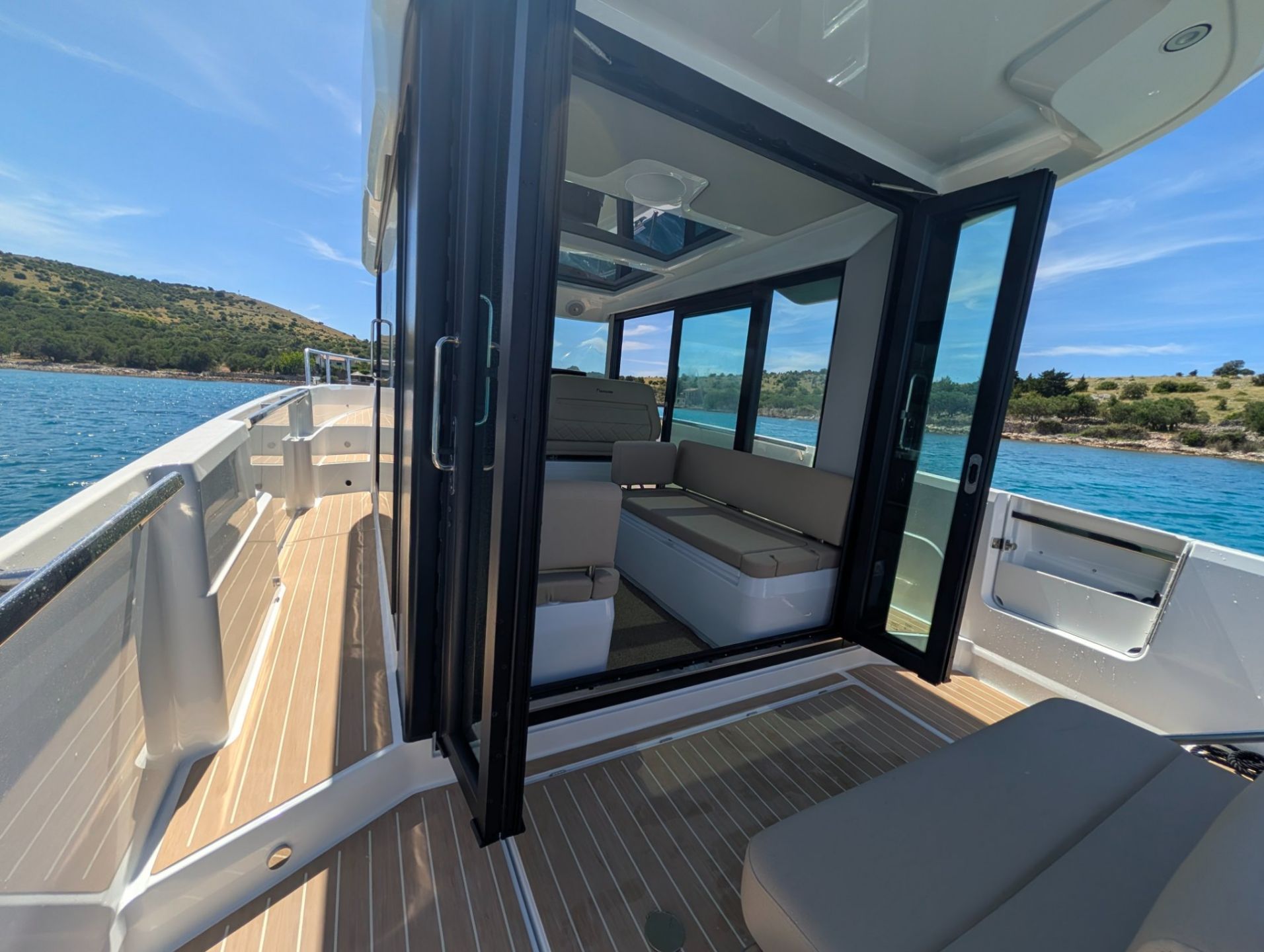 YAMARIN AURA 33 - 2026