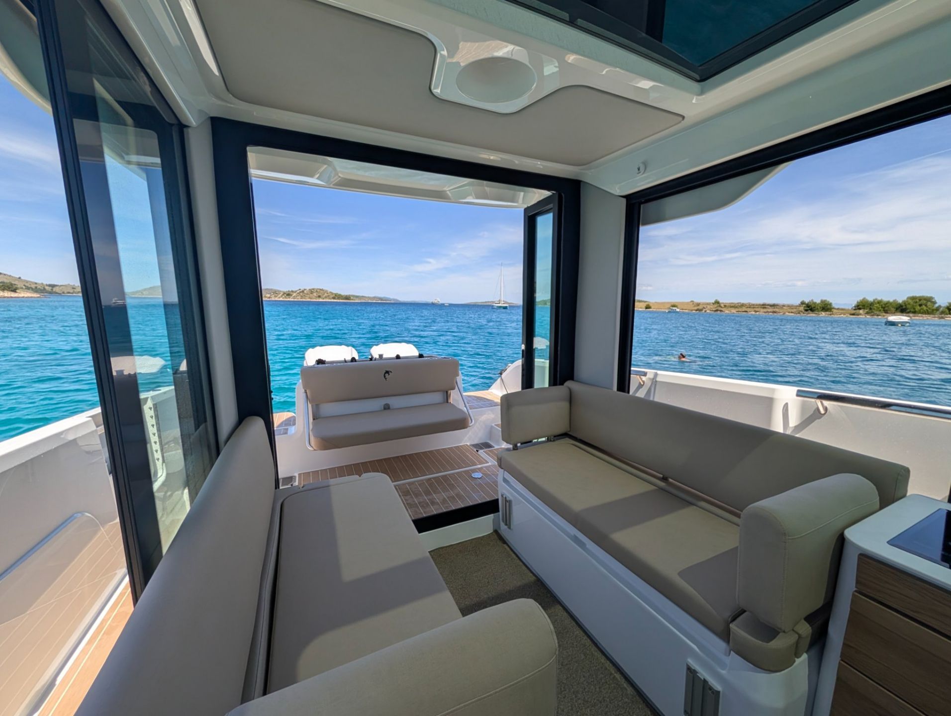 YAMARIN AURA 33 - 2026