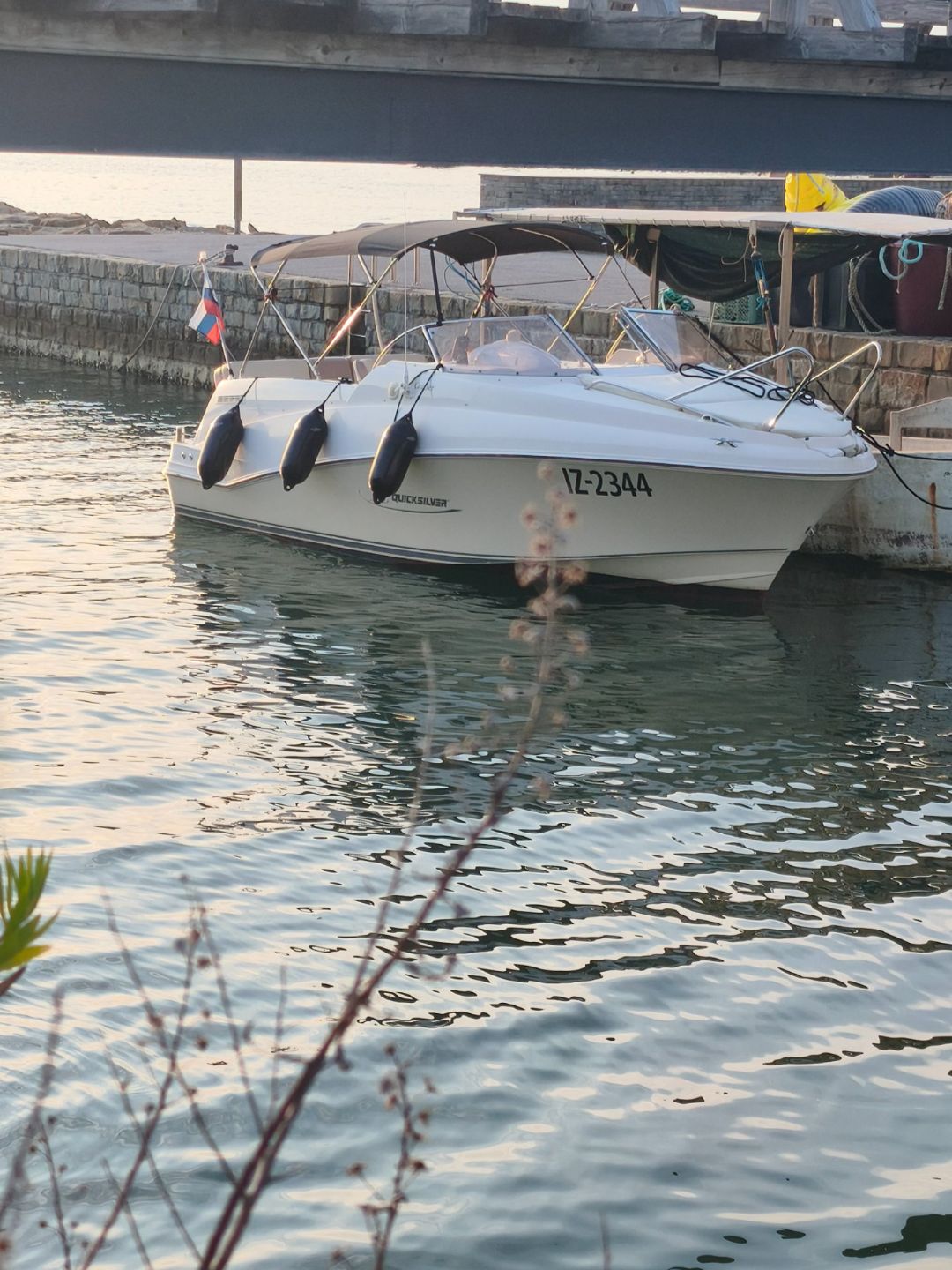 Quicksilver Activ cruiser 610 - 2009 - for sale: 17400.-EUR