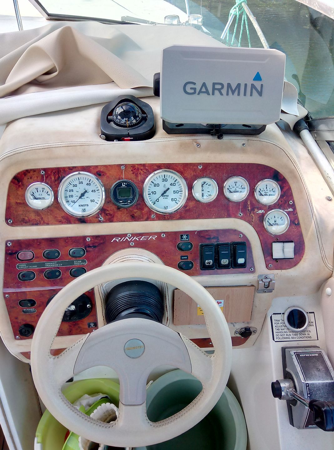 Rinker Fiestavee 266 - 1997 - for sale: 24000.-EUR